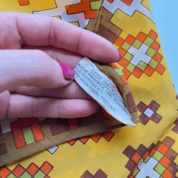 Vintage 70s Nasharr Freres Sheer Geometric Print Scarf, Rolled Edge, 21" - Picture 7 of 8